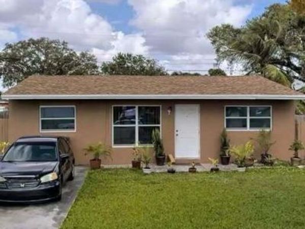 6205 RODMAN Street, Hollywood, FL 33023