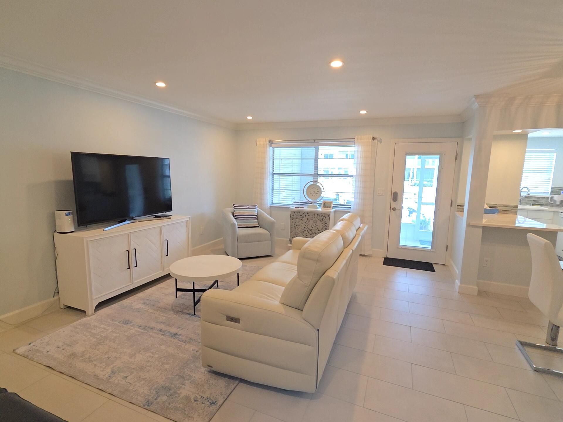 110 Shore Court, Unit 112-B, North Palm Beach, FL 33408 Photo