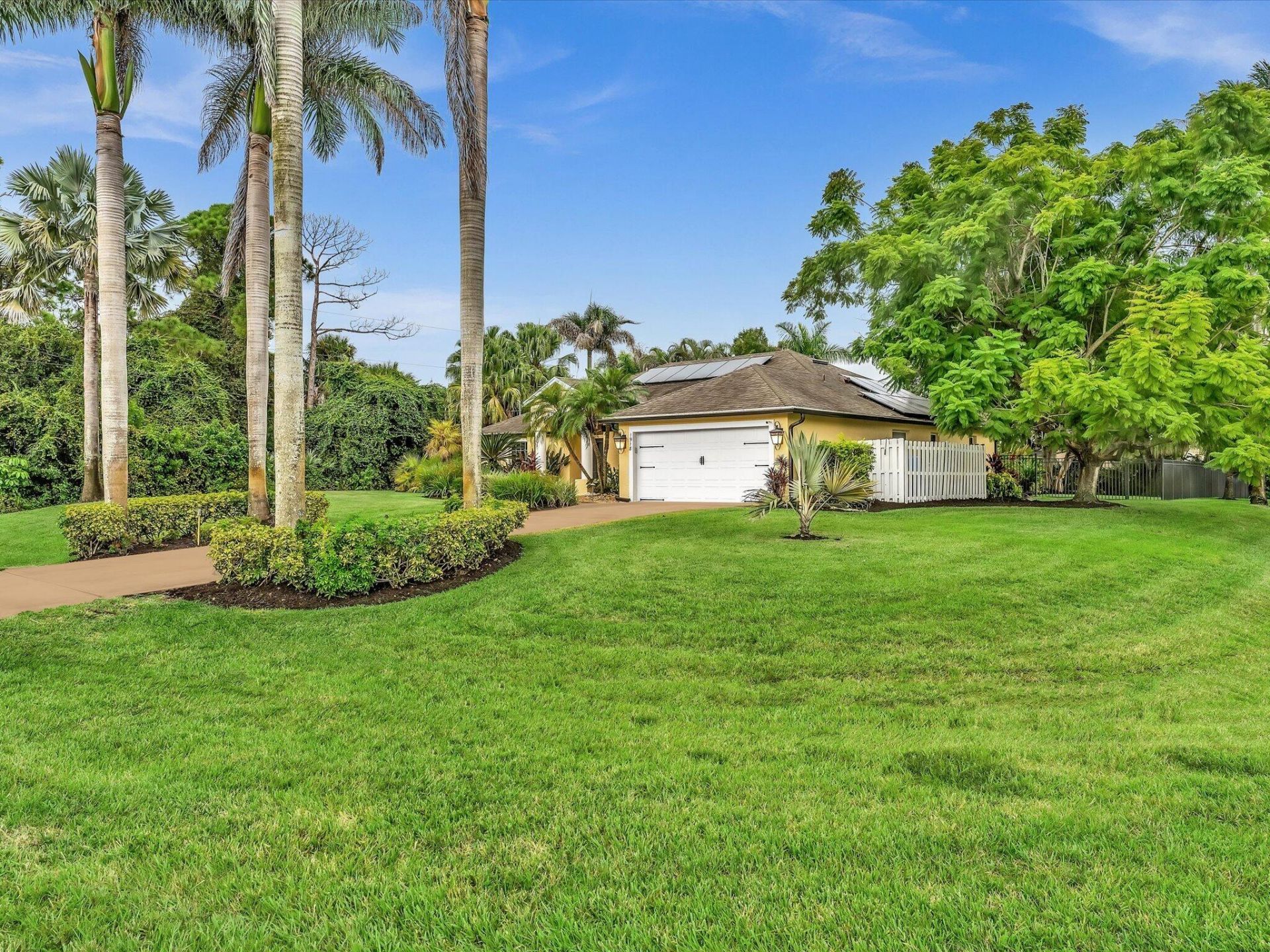 1918 SW Bellevue Avenue, Port Saint Lucie, FL 34953 Photo
