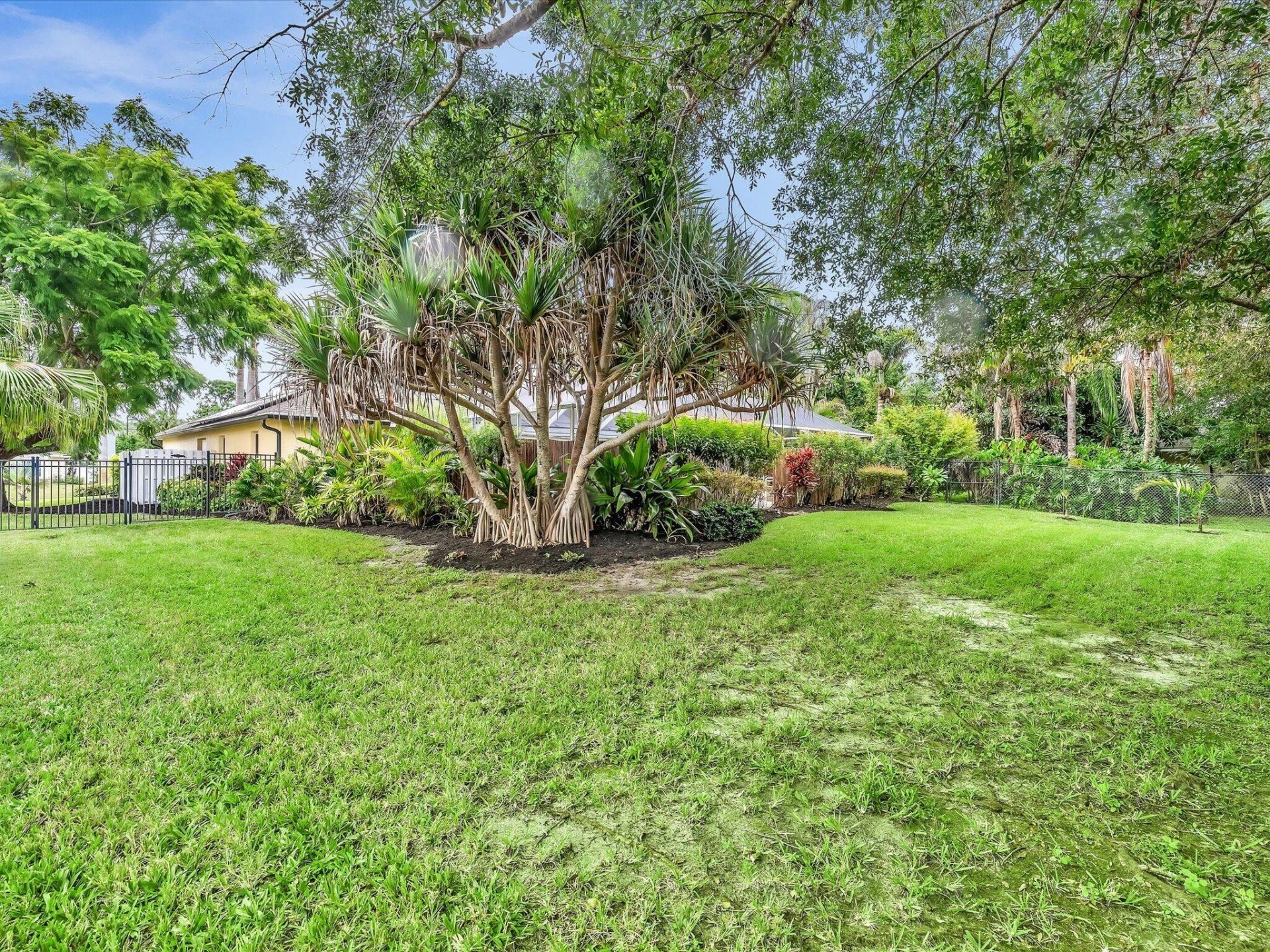 1918 SW Bellevue Avenue, Port Saint Lucie, FL 34953 Photo