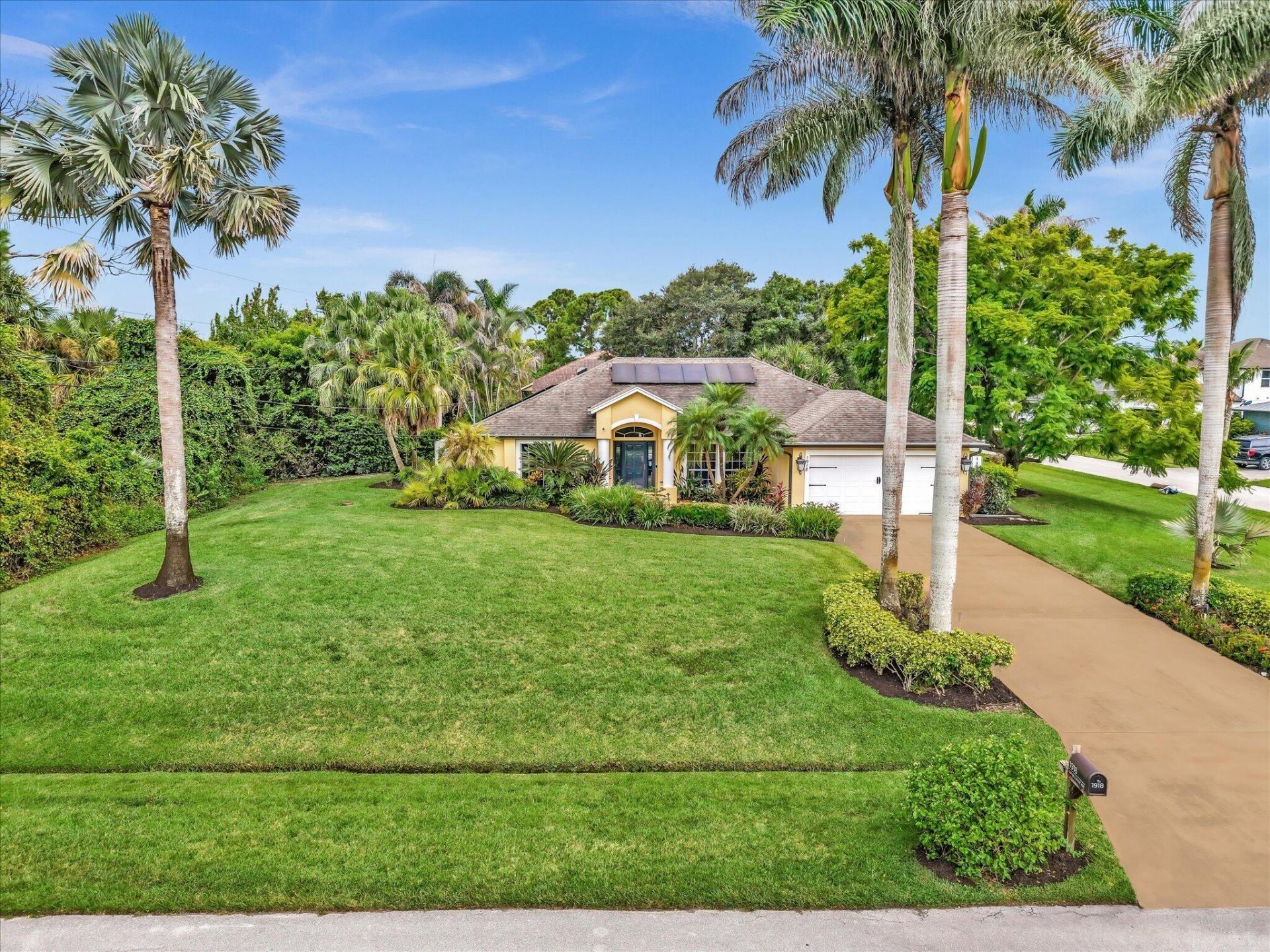 1918 SW Bellevue Avenue, Port Saint Lucie, FL 34953 Photo