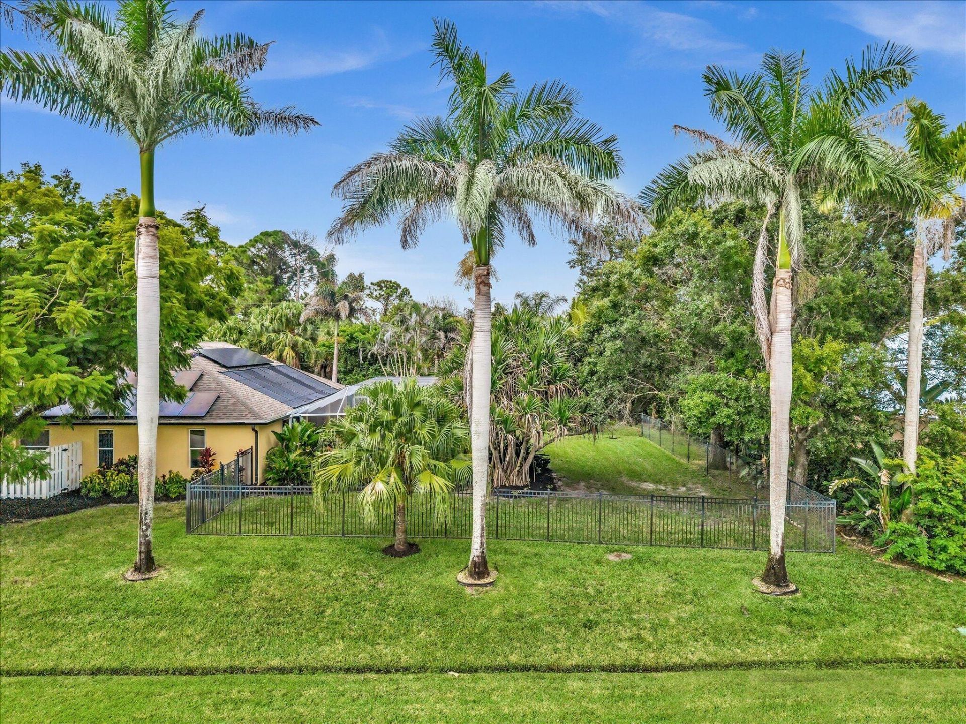 1918 SW Bellevue Avenue, Port Saint Lucie, FL 34953 Photo