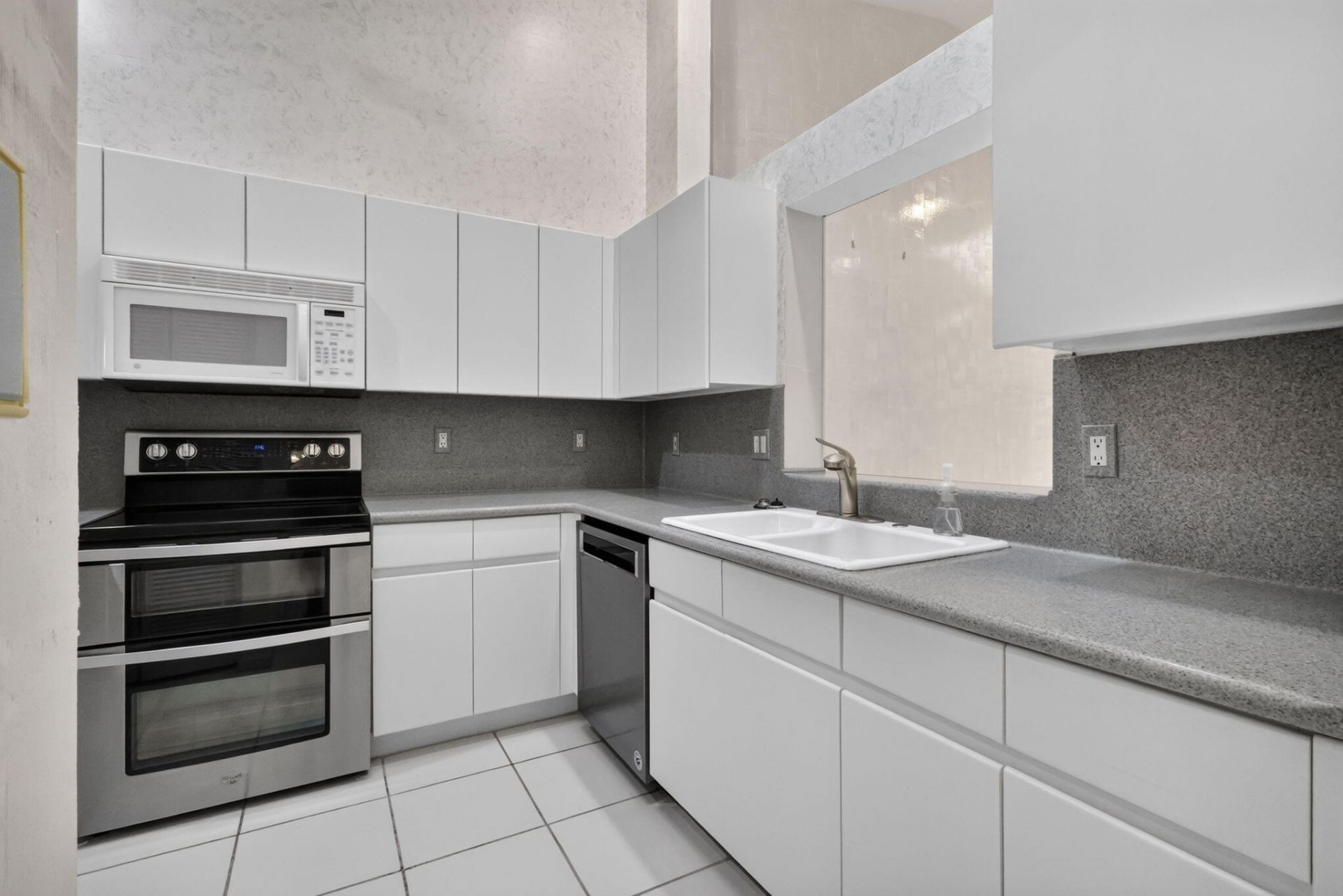 7136 Summer Tree Drive, Boynton Beach, FL 33437 Photo