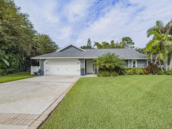 215 8TH Terrace, Vero Beach, FL 32962