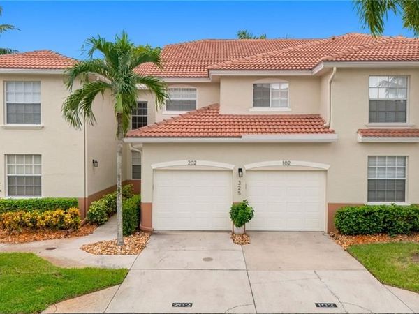 325 Dover PL , Unit 202, NAPLES, FL 34104