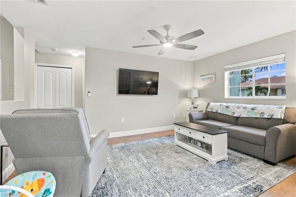325 Dover Pl , Unit 202, Naples, FL 34104 Photo