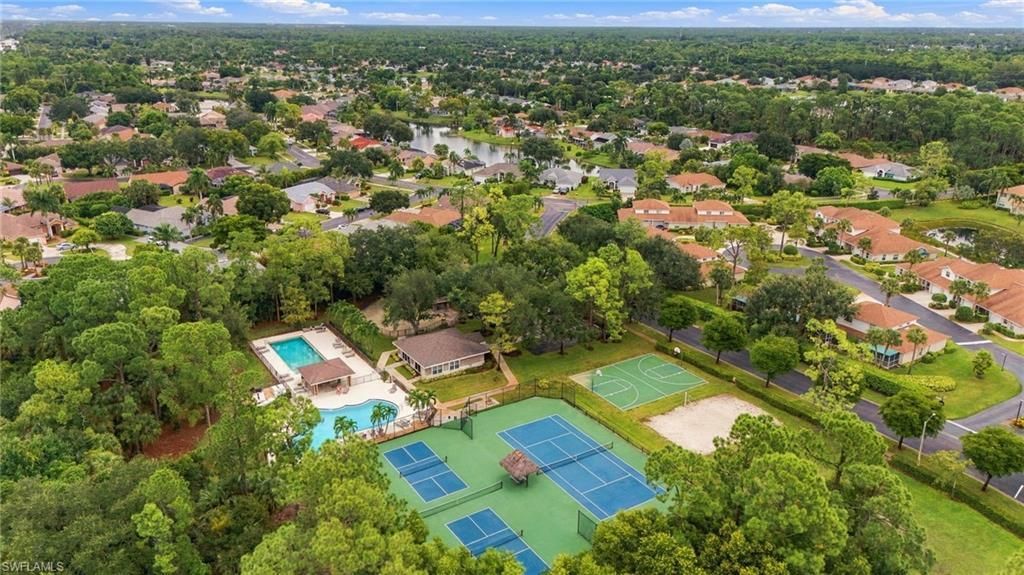 325 Dover Pl , Unit 202, Naples, FL 34104 Photo