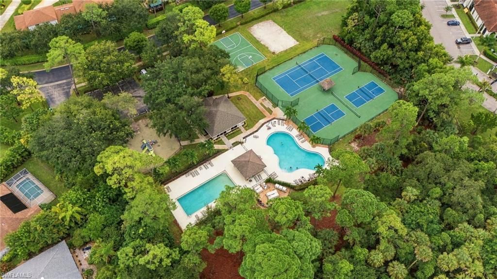 325 Dover Pl , Unit 202, Naples, FL 34104 Photo