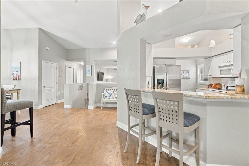 325 Dover Pl , Unit 202, Naples, FL 34104 Photo