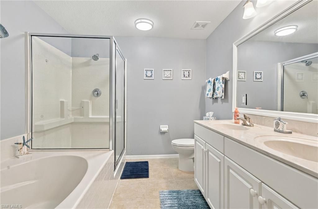 325 Dover Pl , Unit 202, Naples, FL 34104 Photo