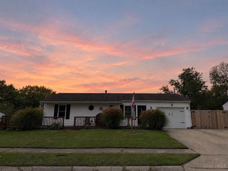 597 Kristine Lane, Franklin, OH 45005 Photo 2