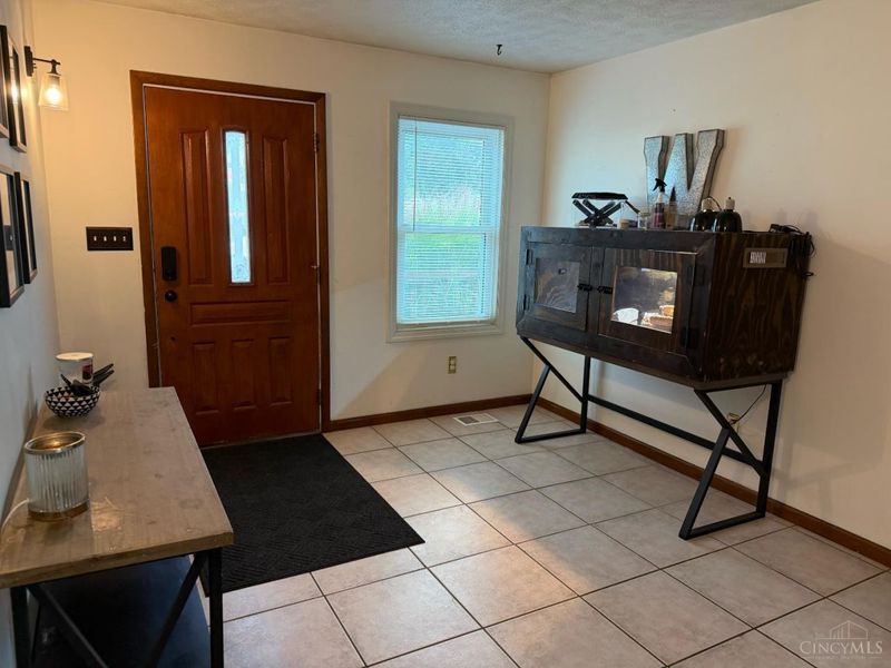 597 Kristine Lane, Franklin, OH 45005 Photo 5
