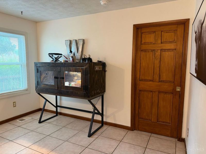 597 Kristine Lane, Franklin, OH 45005 Photo 6