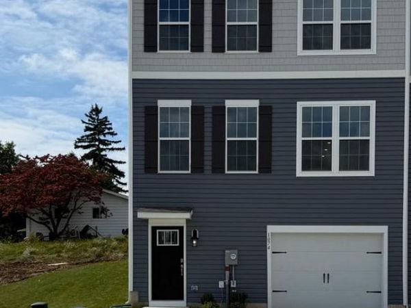 1074 MEADOWLARK DRIVE, FOGELSVILLE, PA 18051