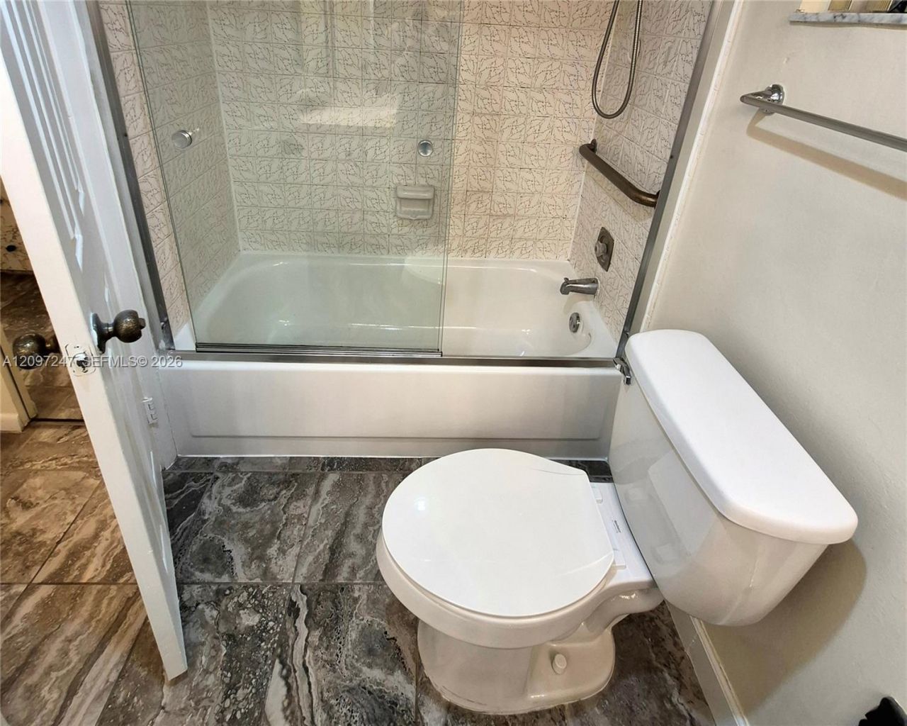 403 NW 68th Ave, Unit 309, Plantation, FL 33317 Photo