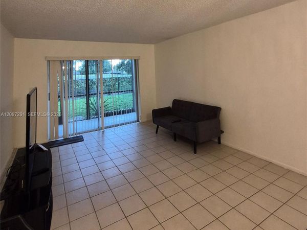 8000 Fairview Dr, Unit 107, Tamarac, FL 33321