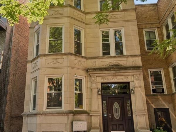 852 N Hoyne Avenue , Chicago, IL 60622