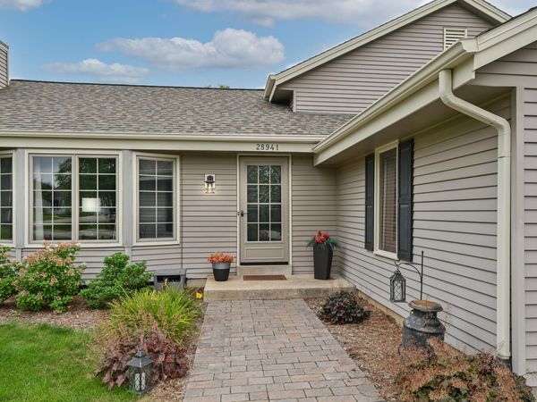 28941 Golden Cir, Waterford, WI 53185