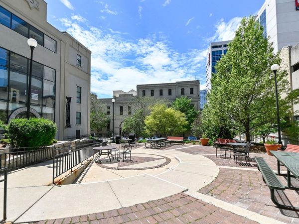 270 E Highland Ave, Unit 812, Milwaukee, WI 53202