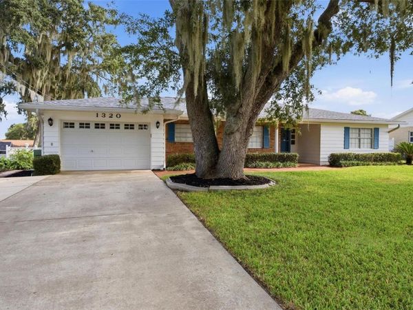 1320 LEE COURT , LEESBURG, FL 34748