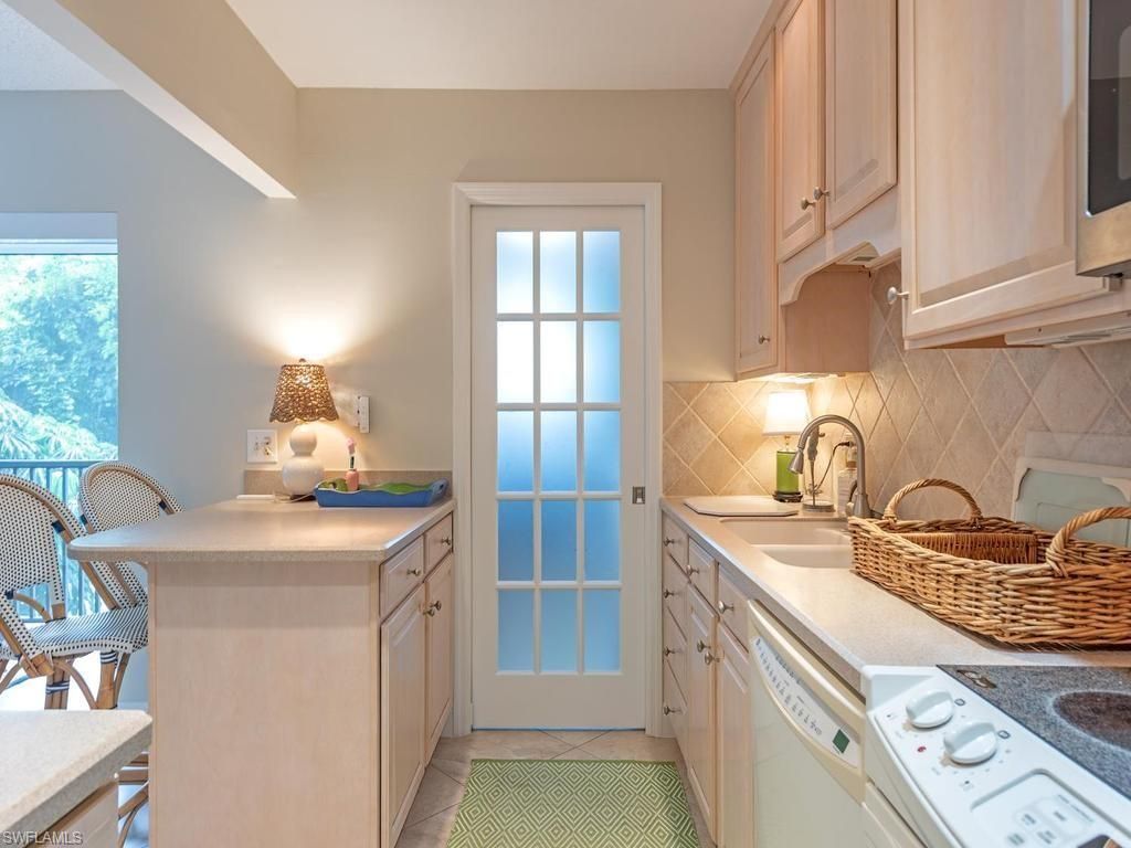 788 Park Shore Dr , Unit B25, Naples, FL 34103 Photo