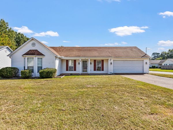40 Glenhurst Dr , Jackson, TN 38305