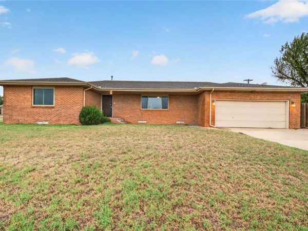 860 Park Avenue, Watonga, OK 73772
