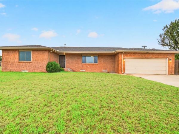 860 Park Avenue, Watonga, OK 73772