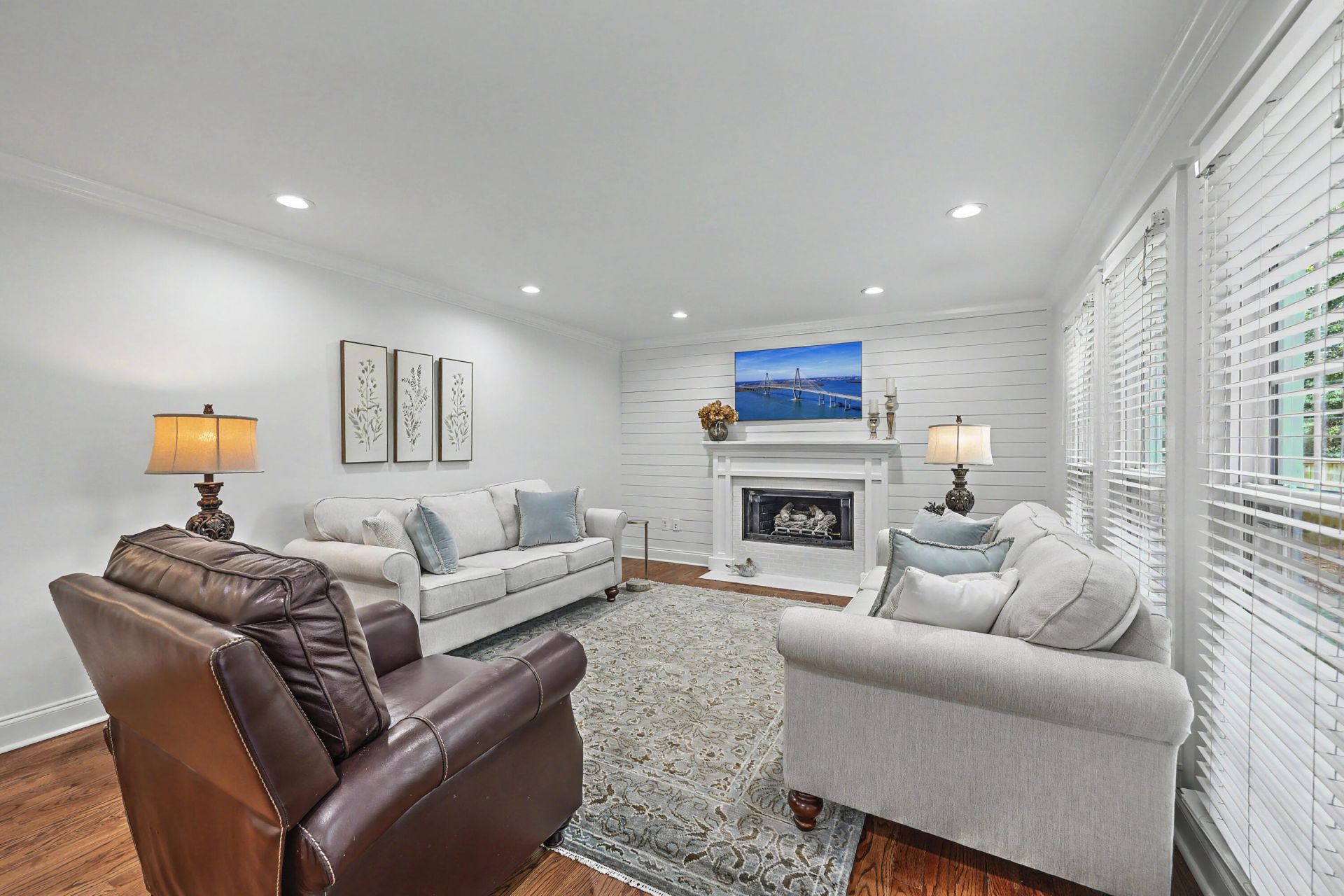 109 Queensbury Circle Photo 15