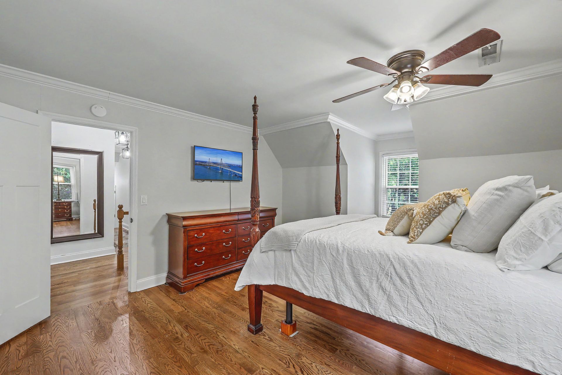 109 Queensbury Circle Photo 25
