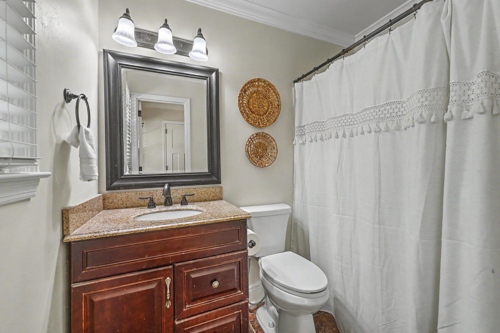 109 Queensbury Circle Photo 29