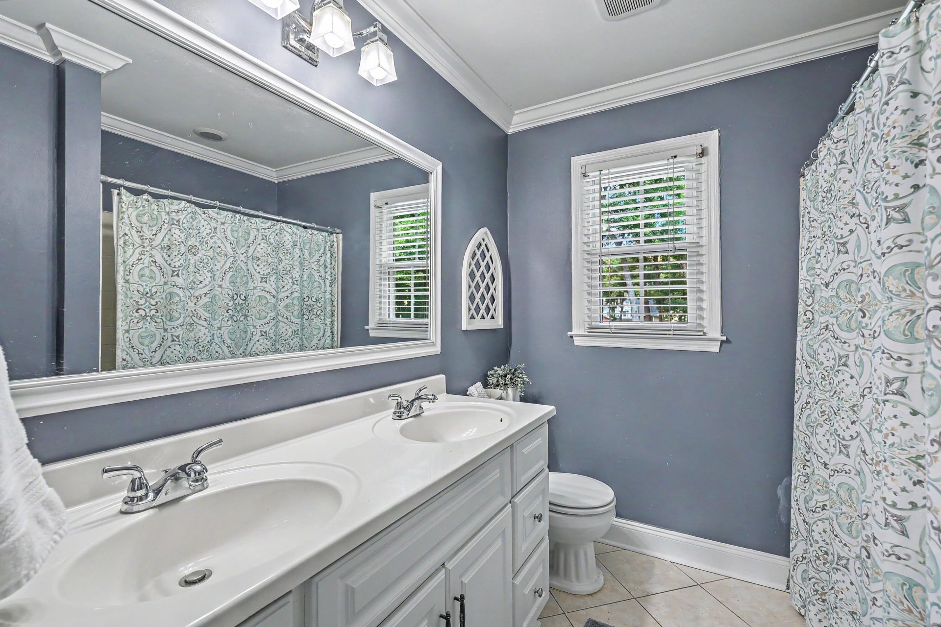 109 Queensbury Circle Photo 31