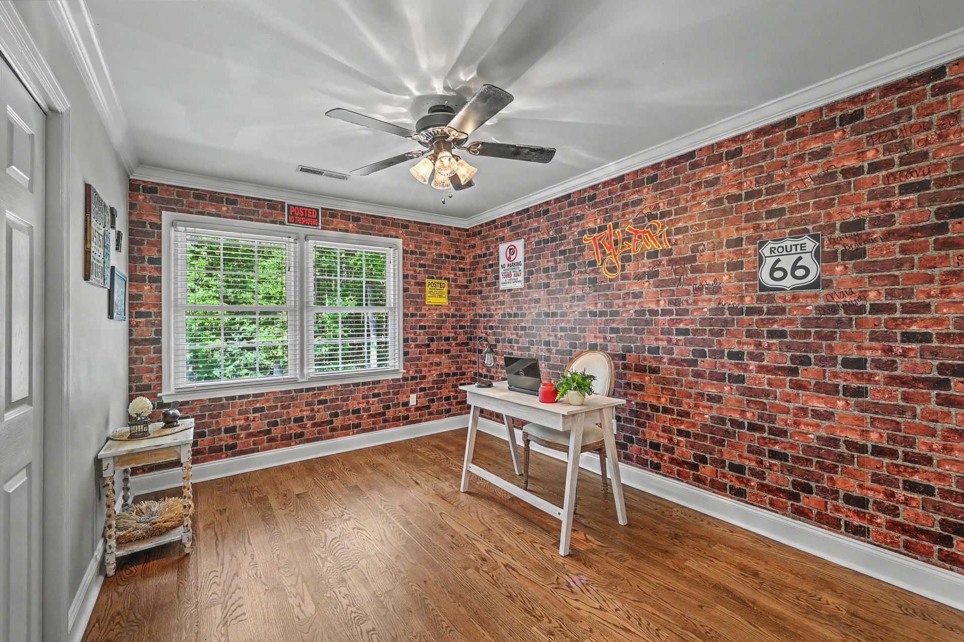 109 Queensbury Circle Photo 32