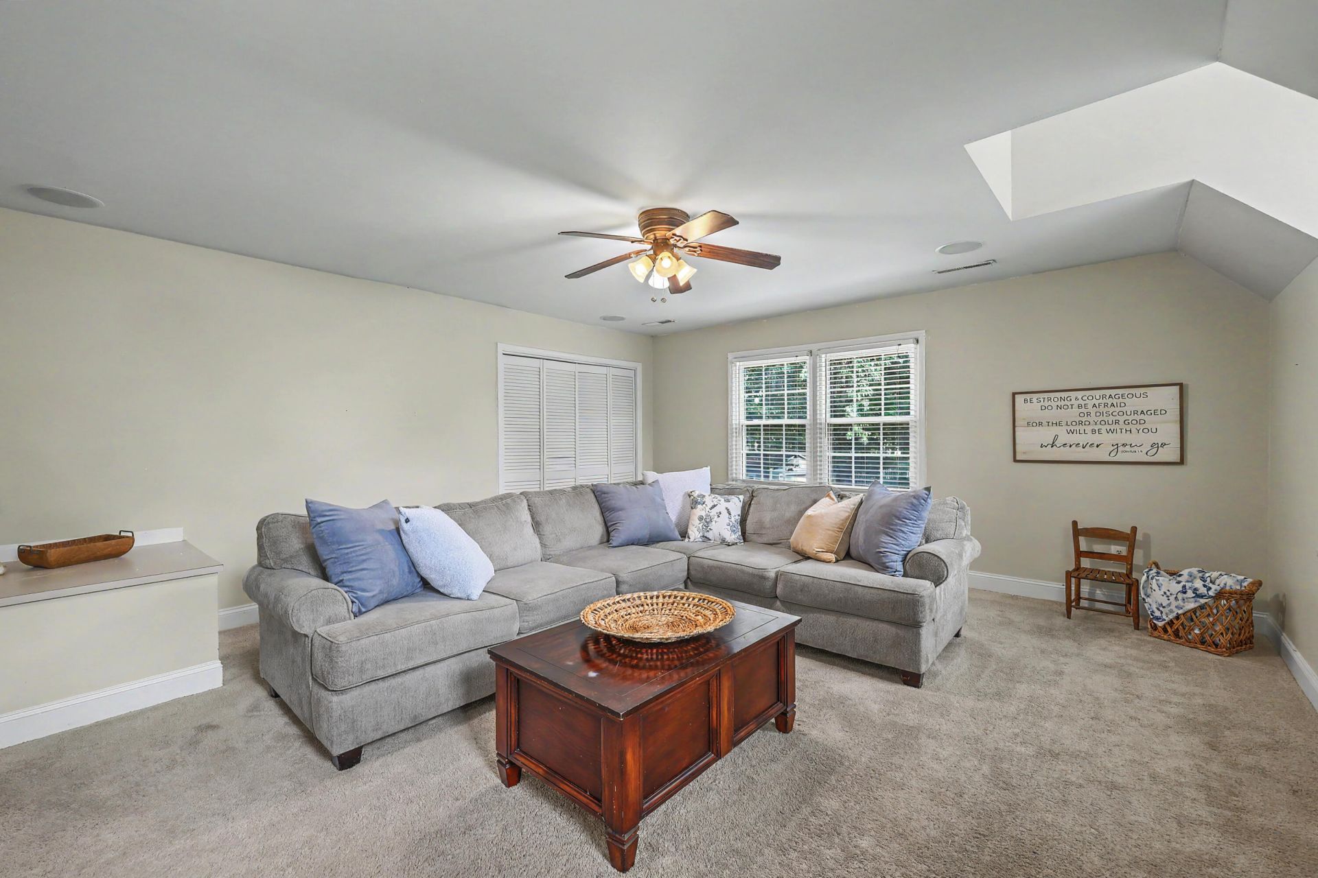 109 Queensbury Circle Photo 35