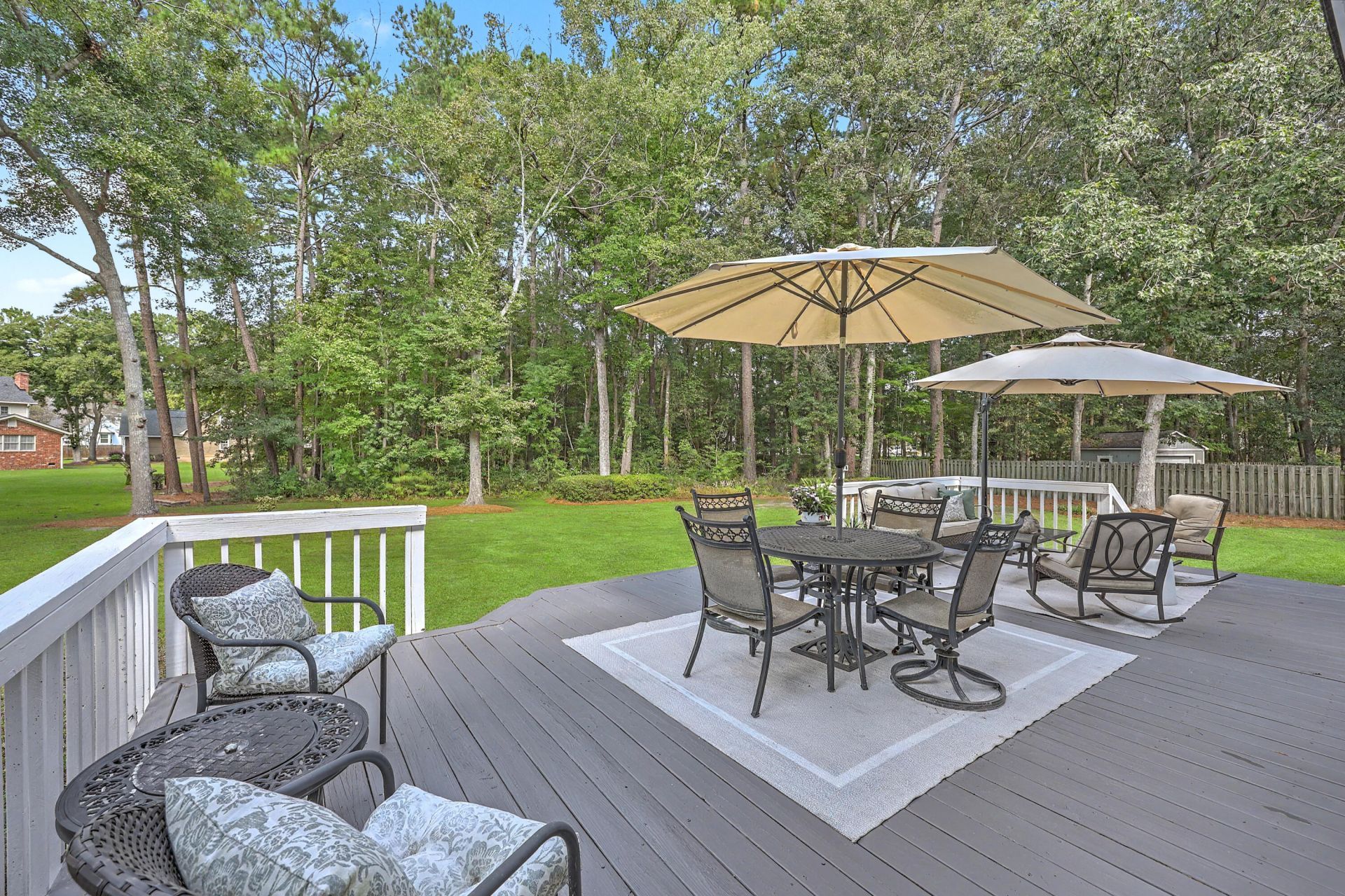 109 Queensbury Circle Photo 4