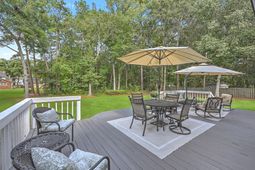 109 Queensbury Circle photo 4