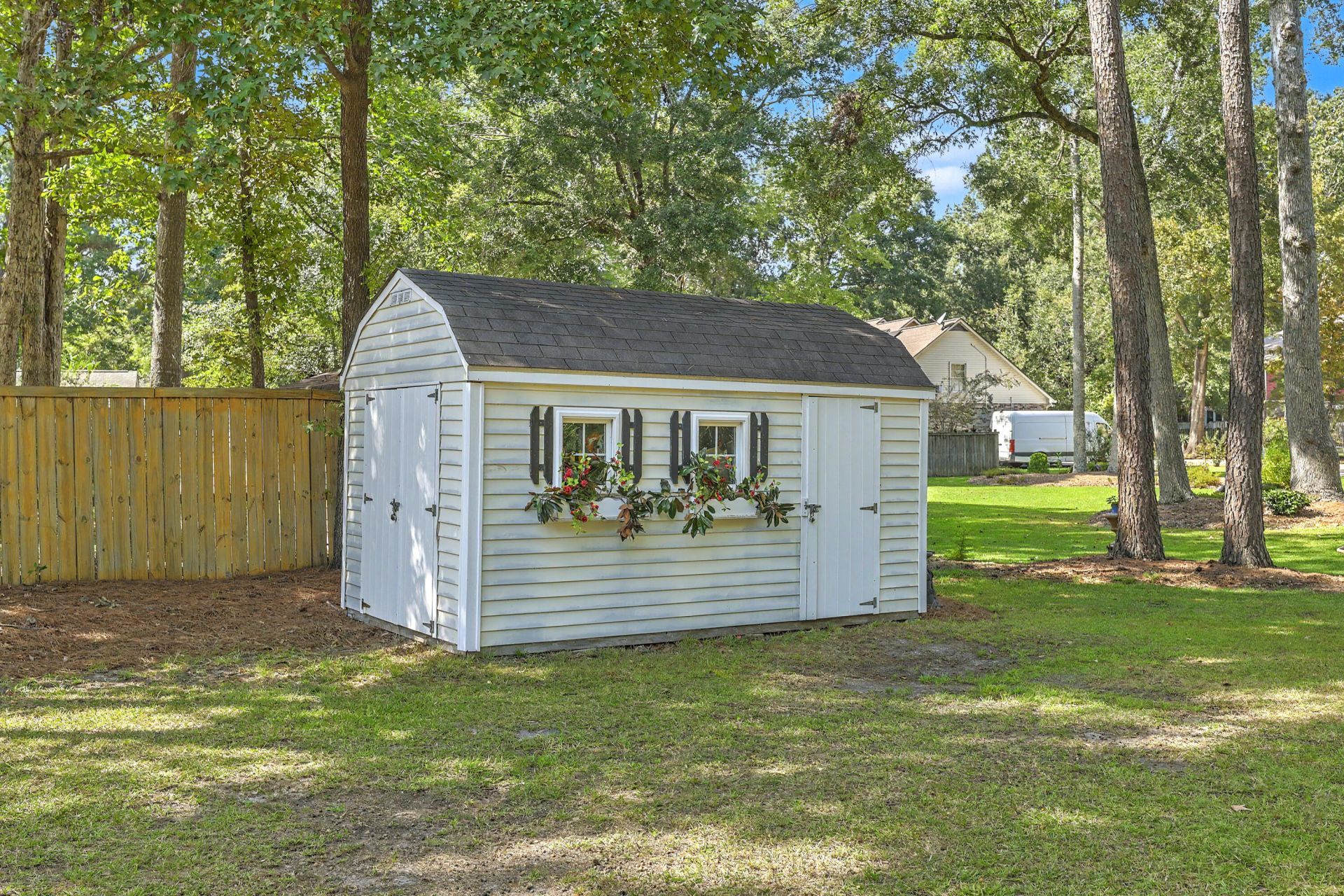 109 Queensbury Circle Photo 41