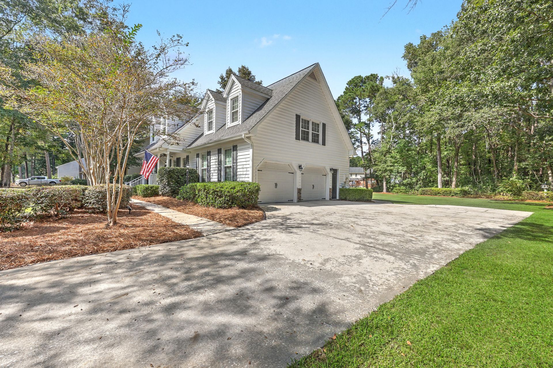109 Queensbury Circle Photo 43