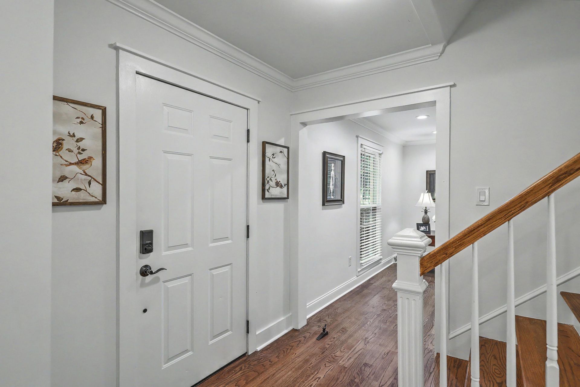 109 Queensbury Circle Photo 9