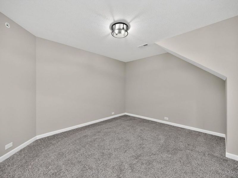 405 Bethpage Way, Turtle Creek Township, OH 45036 Photo 8
