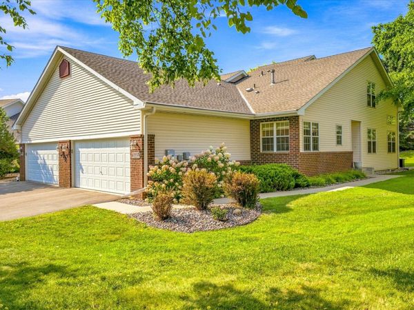 2442 Autumn Ridge Court, Chanhassen, MN 55317