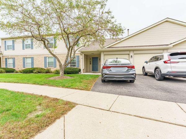 1011 Sommerset Court , Unit C, Elgin, IL 60120