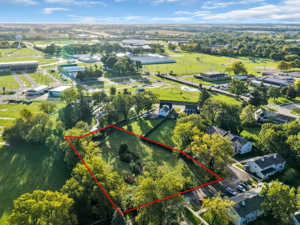 216 E Jefferson St, Elkhorn, WI 53121