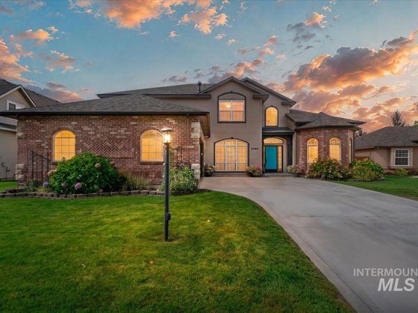 2083 S Trapper Cove Ave, Boise, ID 83709