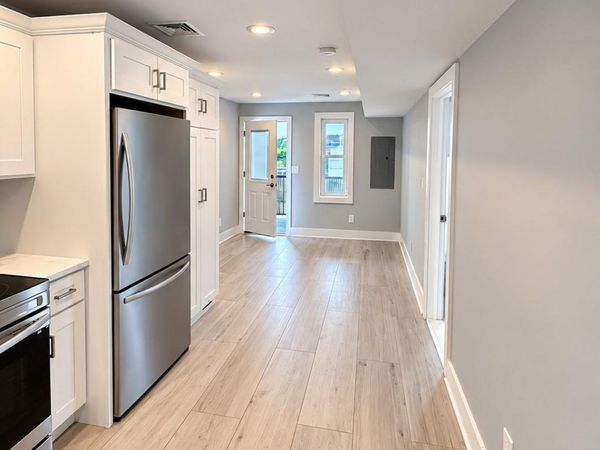 218 SUNRISE , Unit 2W, Rockville Centre, NY 11570