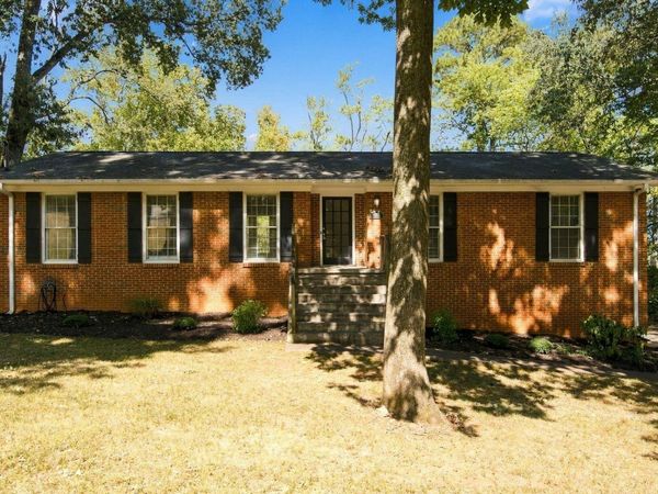 407 Sherwood Drive SE, Huntsville, AL 35802
