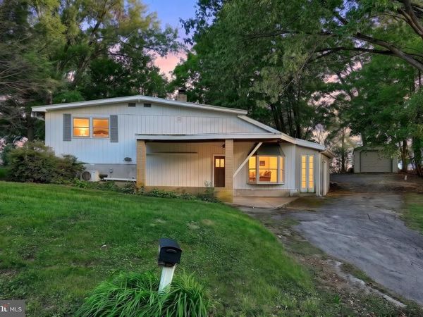 3295 WOODBERRY ROAD, YORK, PA 17408