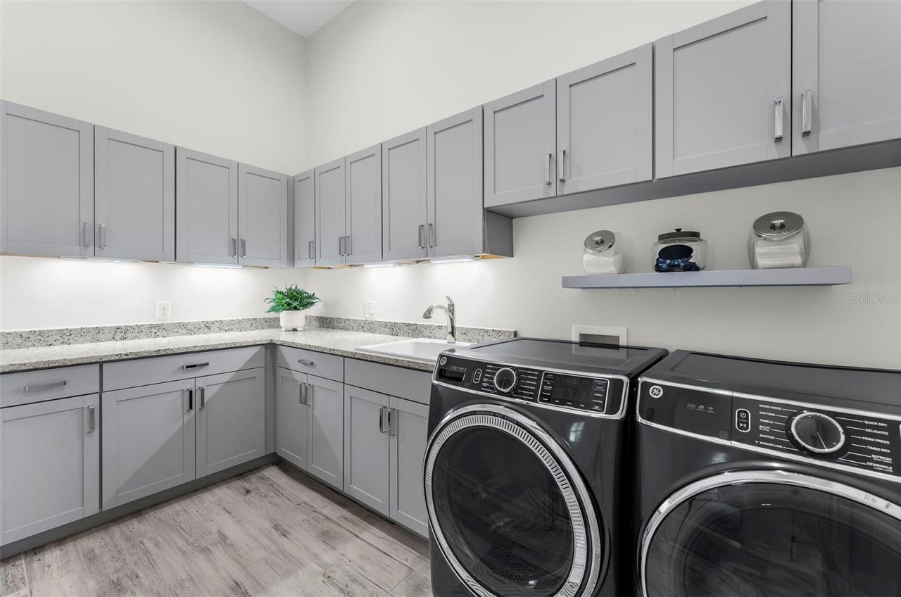 4925 Benito Court, Bradenton, FL 34211 Photo