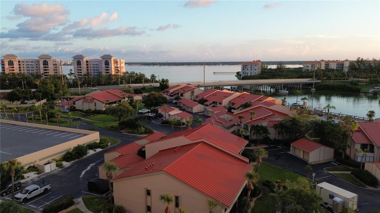 4900 Brittany Drive S, Unit 805, Saint Petersburg, FL 33715 Photo
