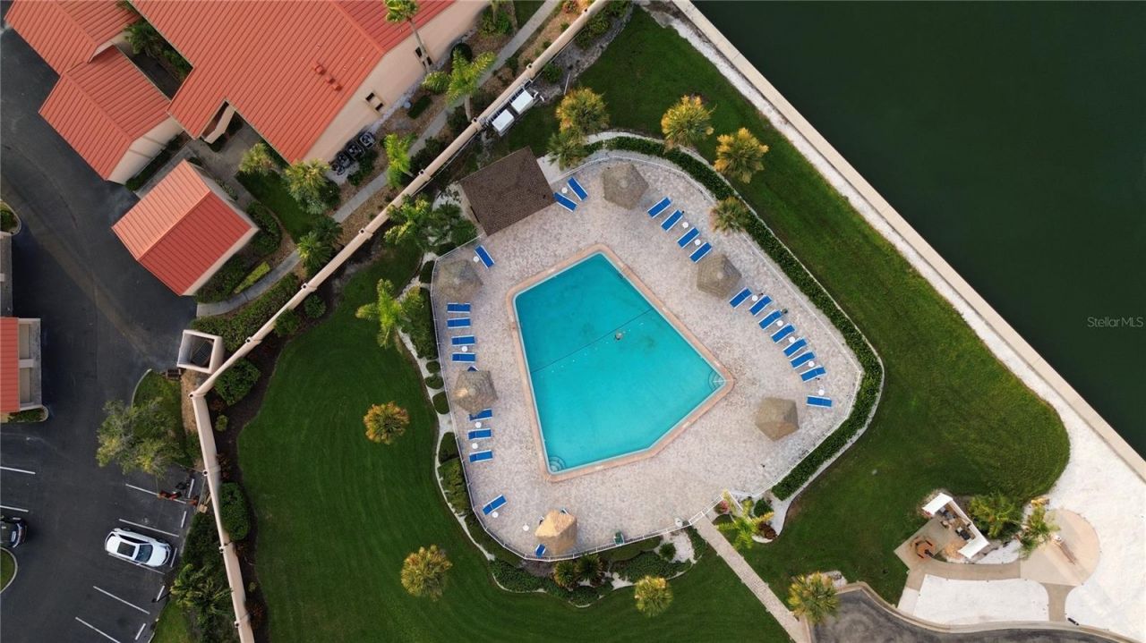 4900 Brittany Drive S, Unit 805, Saint Petersburg, FL 33715 Photo
